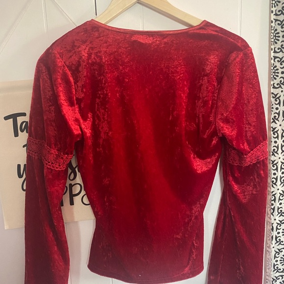 Long sleeve velvet top - Picture 2 of 4